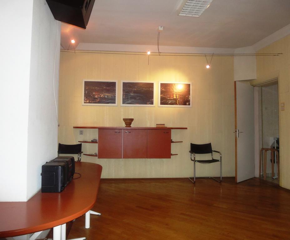 Frank'S Backpackers Helmond Exterior foto